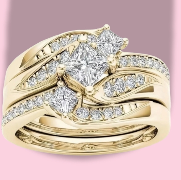 Princess-cut Diamond Bridal Set - Picture 15 of 16